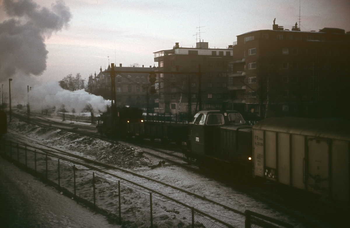 Skifting på Filipstad med damplok type 25d nr. 40 og diesellok type Di 2