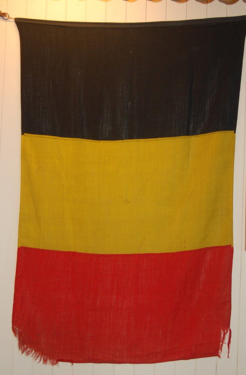 Form: Rektangulær flaggform
