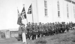Speiderjenter på Kretsleir i Alta, 1928. Her står de i tog f