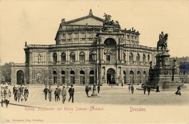 Tryckt text på bilden: "Königl. Hoftheater mit Köning Johann-Denkmal".