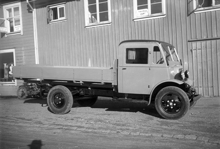 Lastbil parkerad på Tjärhovsgatan i Uddevalla