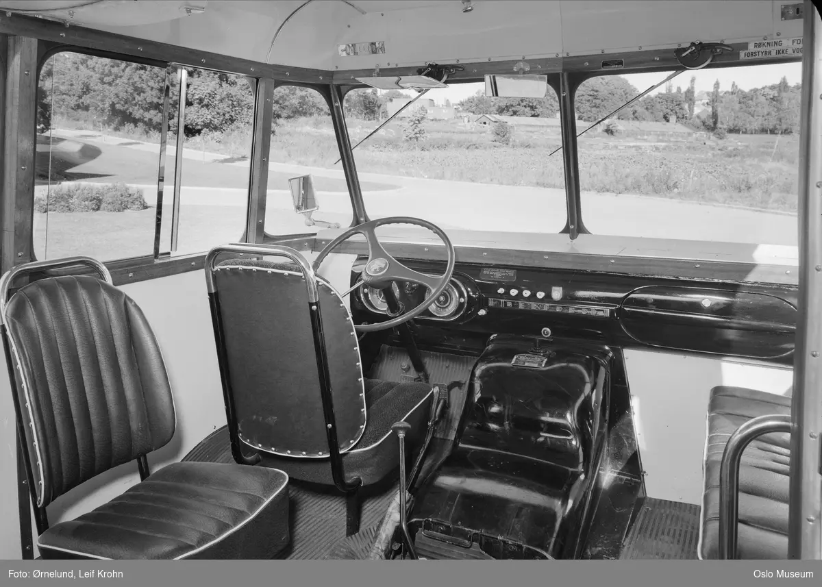 buss/lastebil fra Ål rutebillag, interiør, sjåførens plass