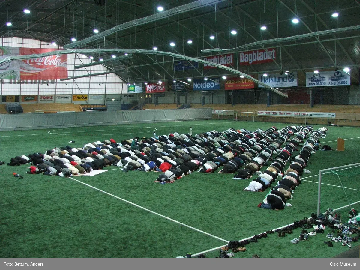 Islam, menigheten Central Jamaat-e Ahl-e Sunnat, bønn i Valhall  