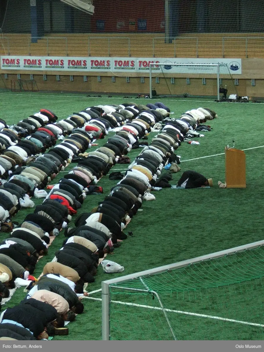 Islam, menigheten Central Jamaat-e Ahl-e Sunnat, bønn i Valhall  