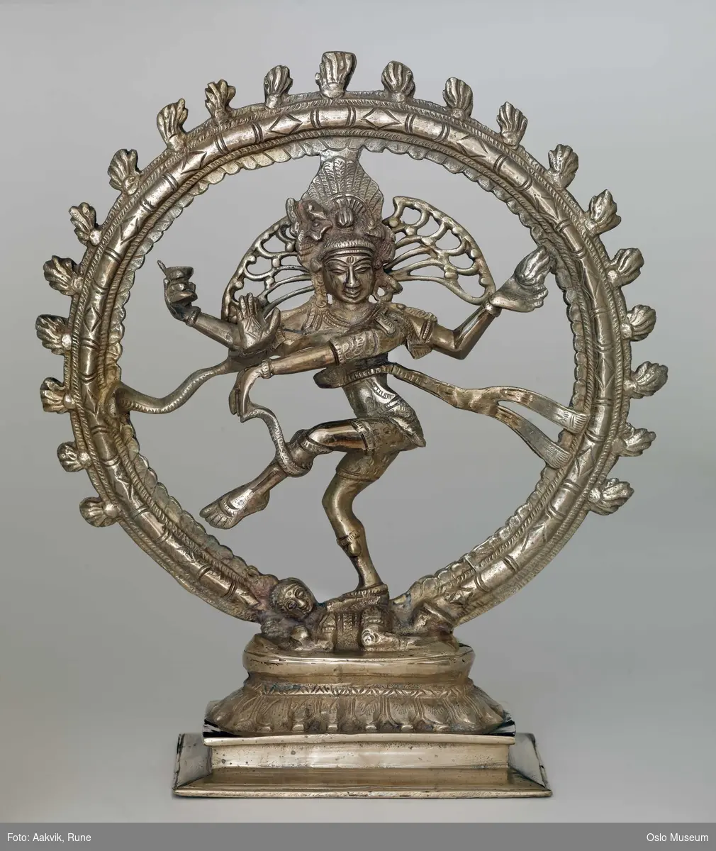 Hinduisme, Sivasubramanyar Alyam, tempel, interiør, detaljer, guder, alter, blomster, lys