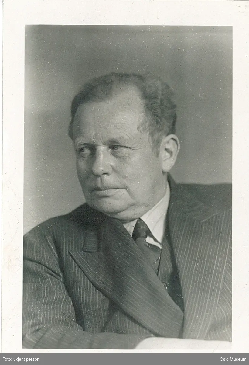 Hjorth-Jenssen, Egil (1893 - 1969)