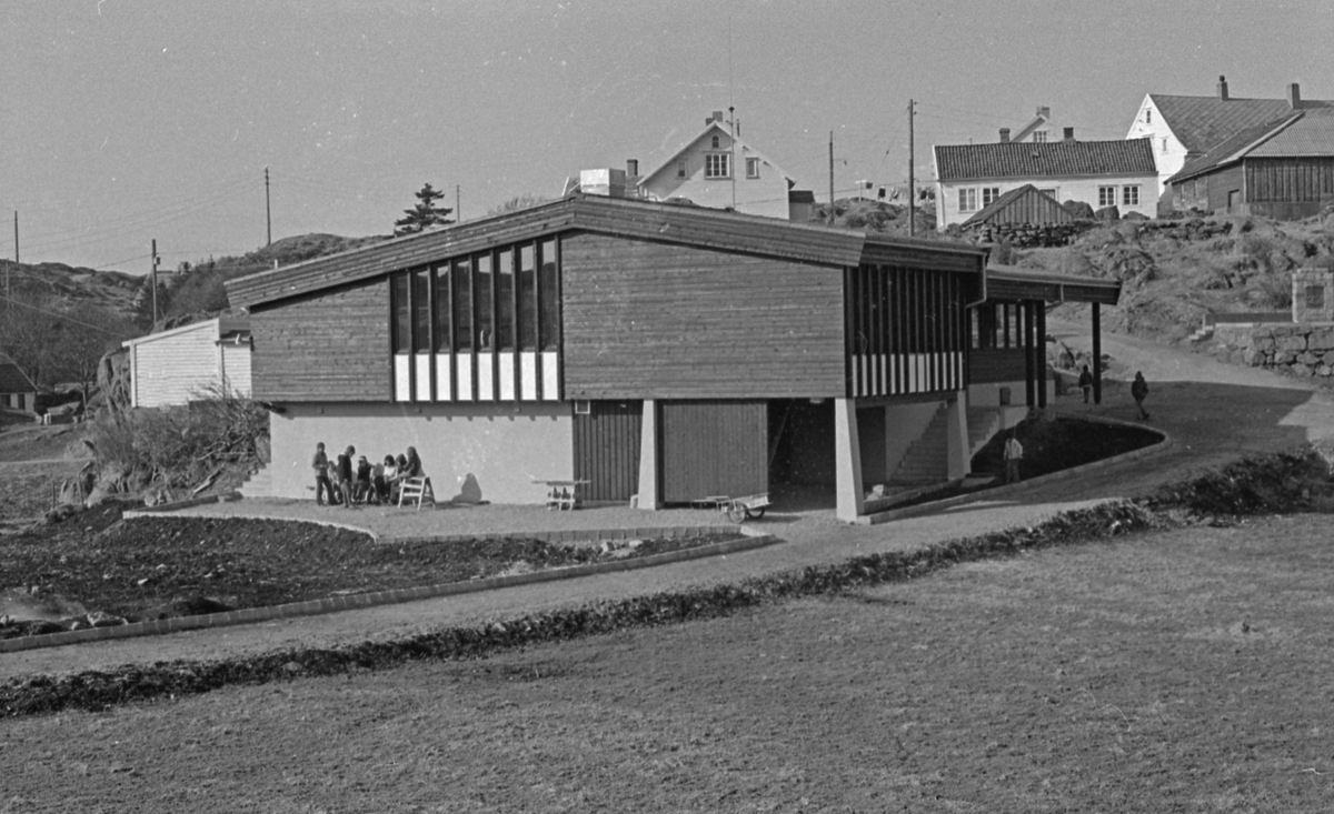 Innvielsen av Røvær Skole - 7/3-1972