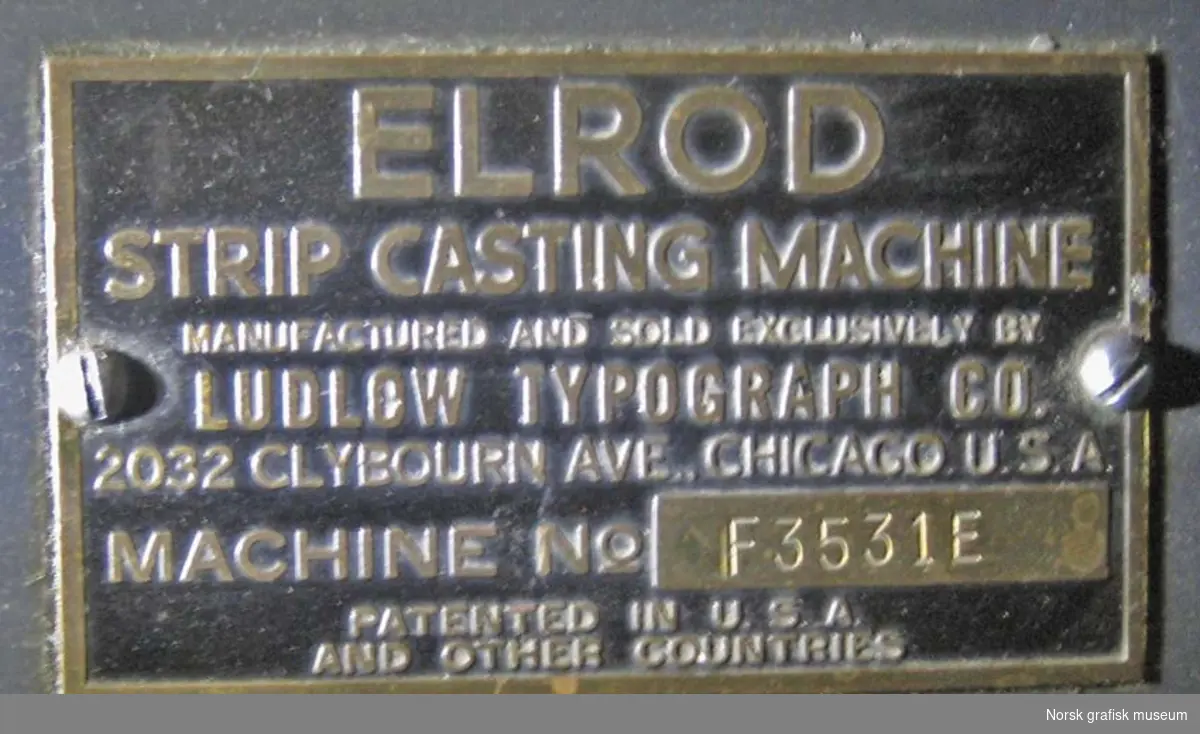 Linjestøpemaskin av typen Elrod. Smelter bly og støper linjer og blindmateriell til setting av tekst med blytyper.