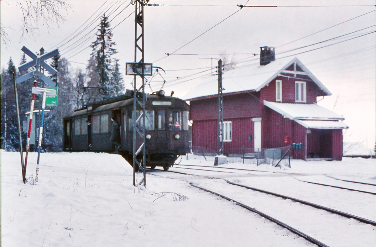 A/S Holmenkolbanen. Oslo Sporveier. Tryvannsbanen. Vogn av type 1951 (601-608).