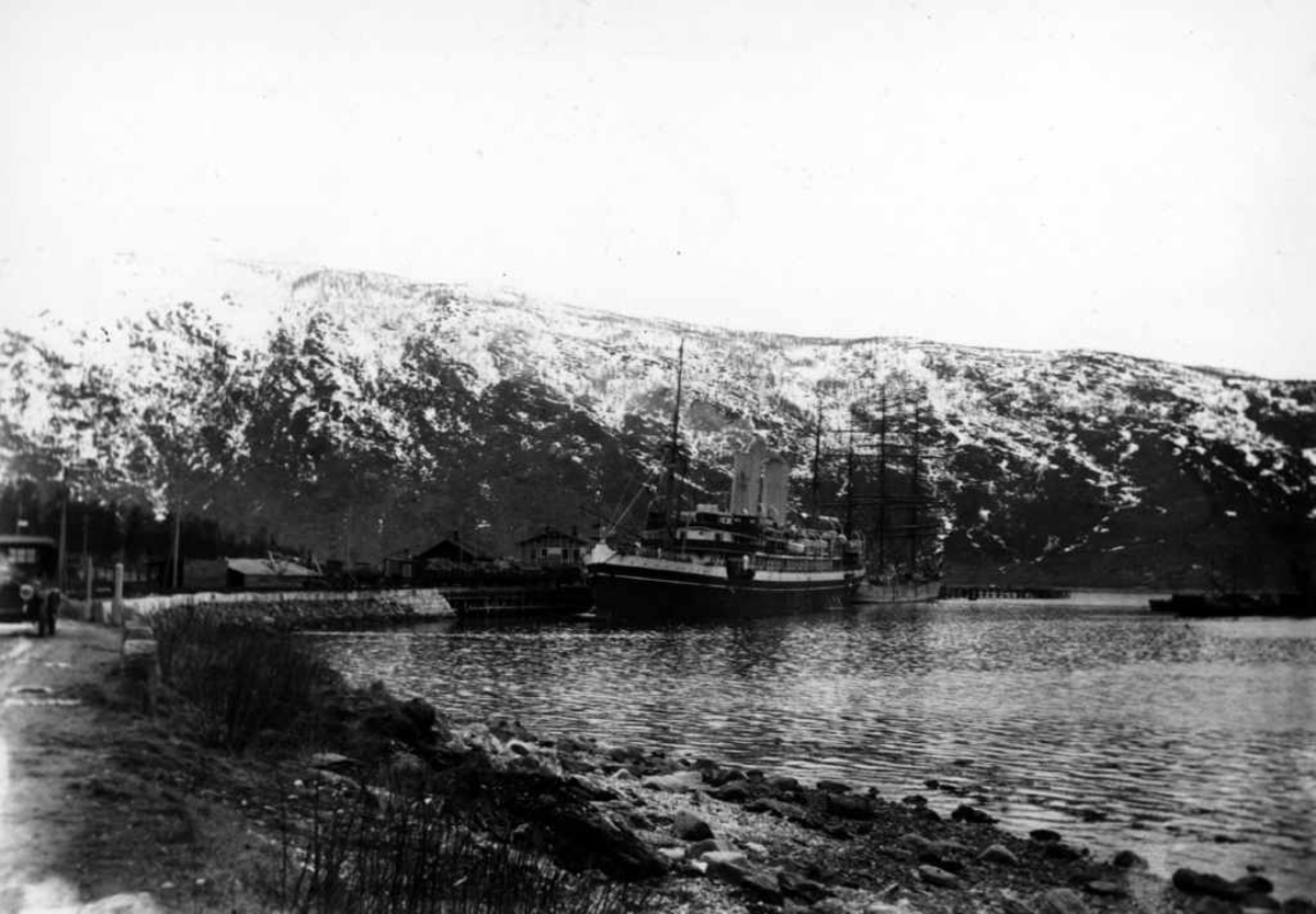 Russisk fartøy "Kursk" og "Najade" ved Fagerneskaia i 1916.