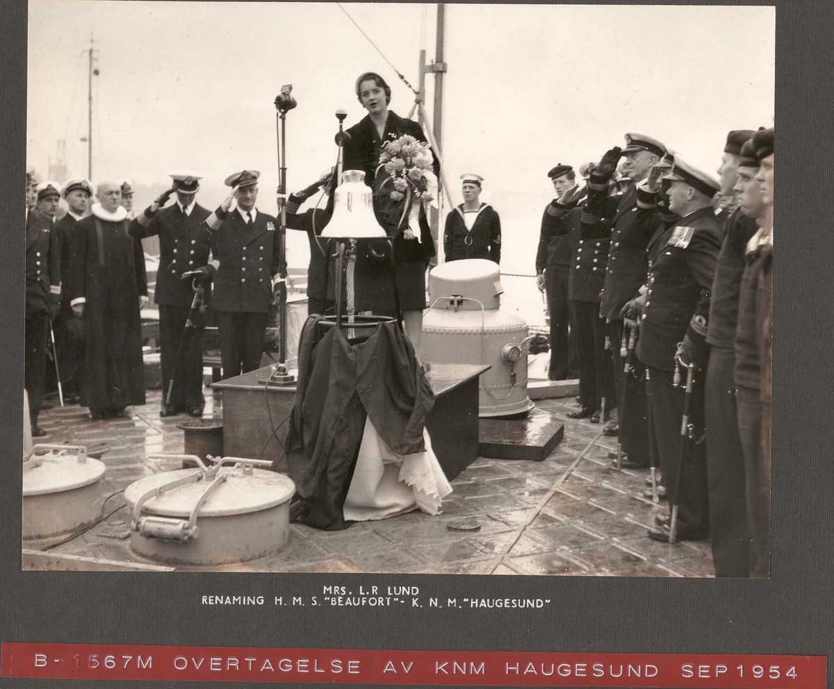 Motiv: Overtagelse av KNM "Haugersund" - ex HMS "Beaufort" fra dåpssermonien