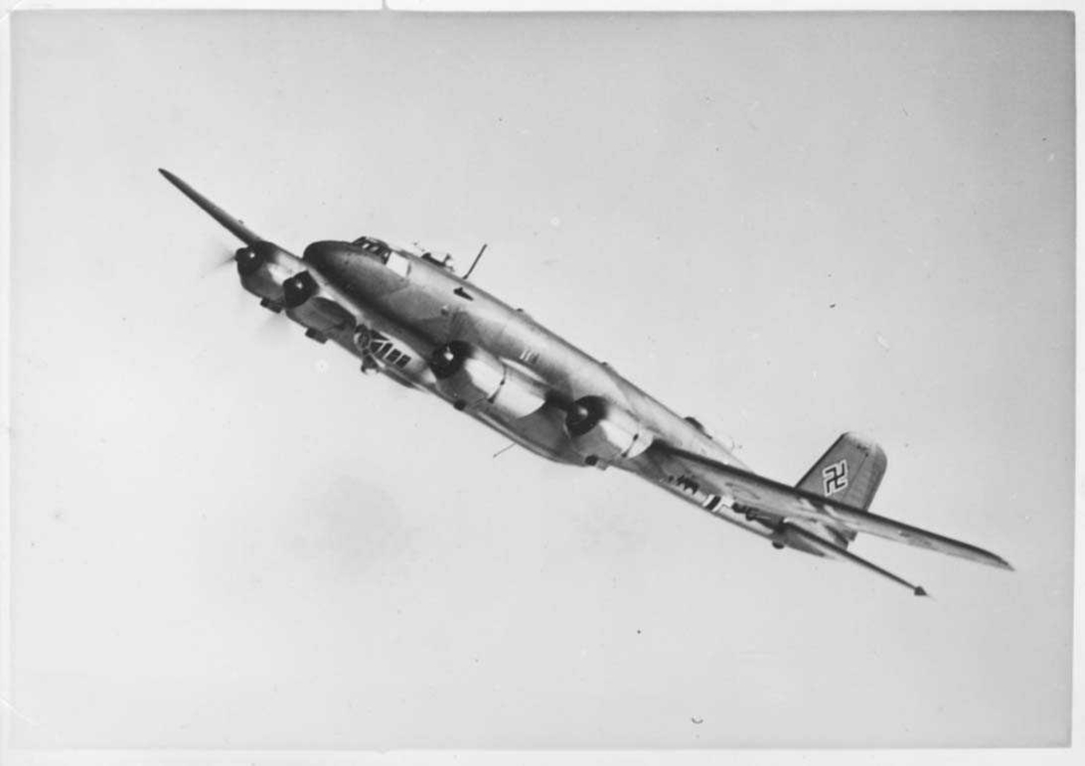 Luftfoto. Ett fly i luften, Focke-Wulf 200 "Kurier", fra Luftwaffe.