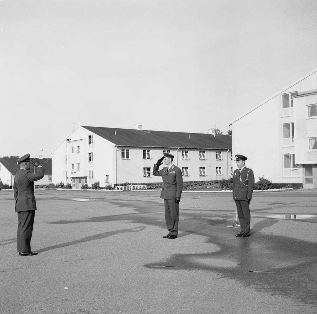 Sjef for Luftforsvaret, General Mohr, besøker Bodin leir, Bodø.