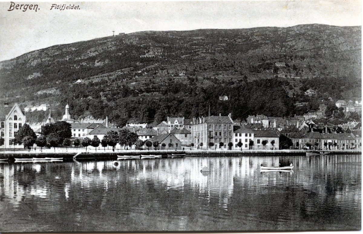 Fløyen og Kaigaten fra byparken, Bergen