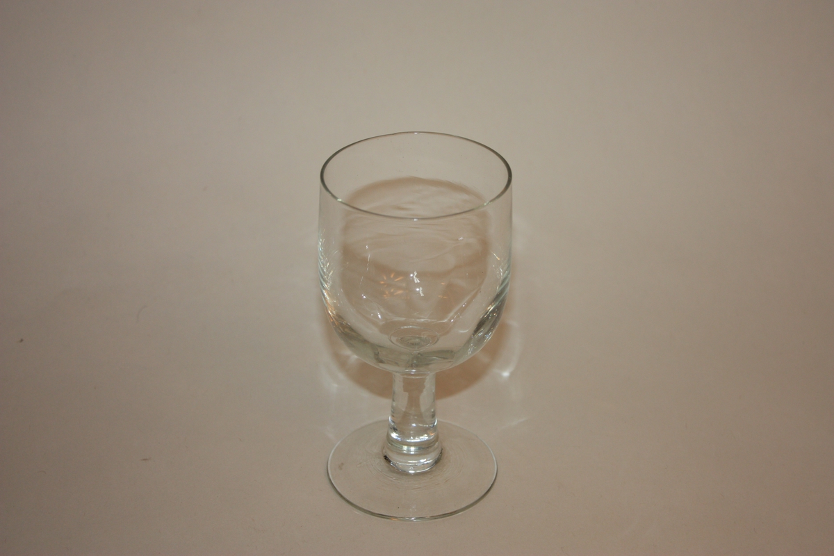 Sylindrisk glas med stett
