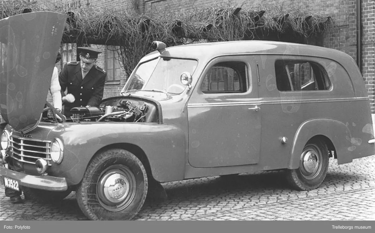 Ambulans, 1950-tal. På bilden, brandförman Edvin Svensson.