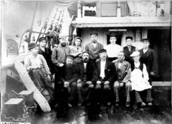 gruppebilde, båtmannskap, ukjent Larvikskute