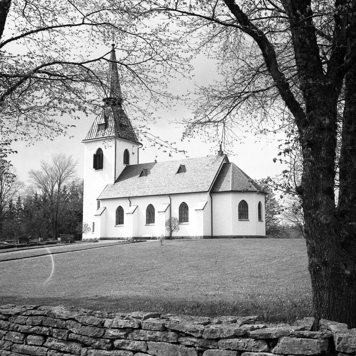 Tiarp kyrka