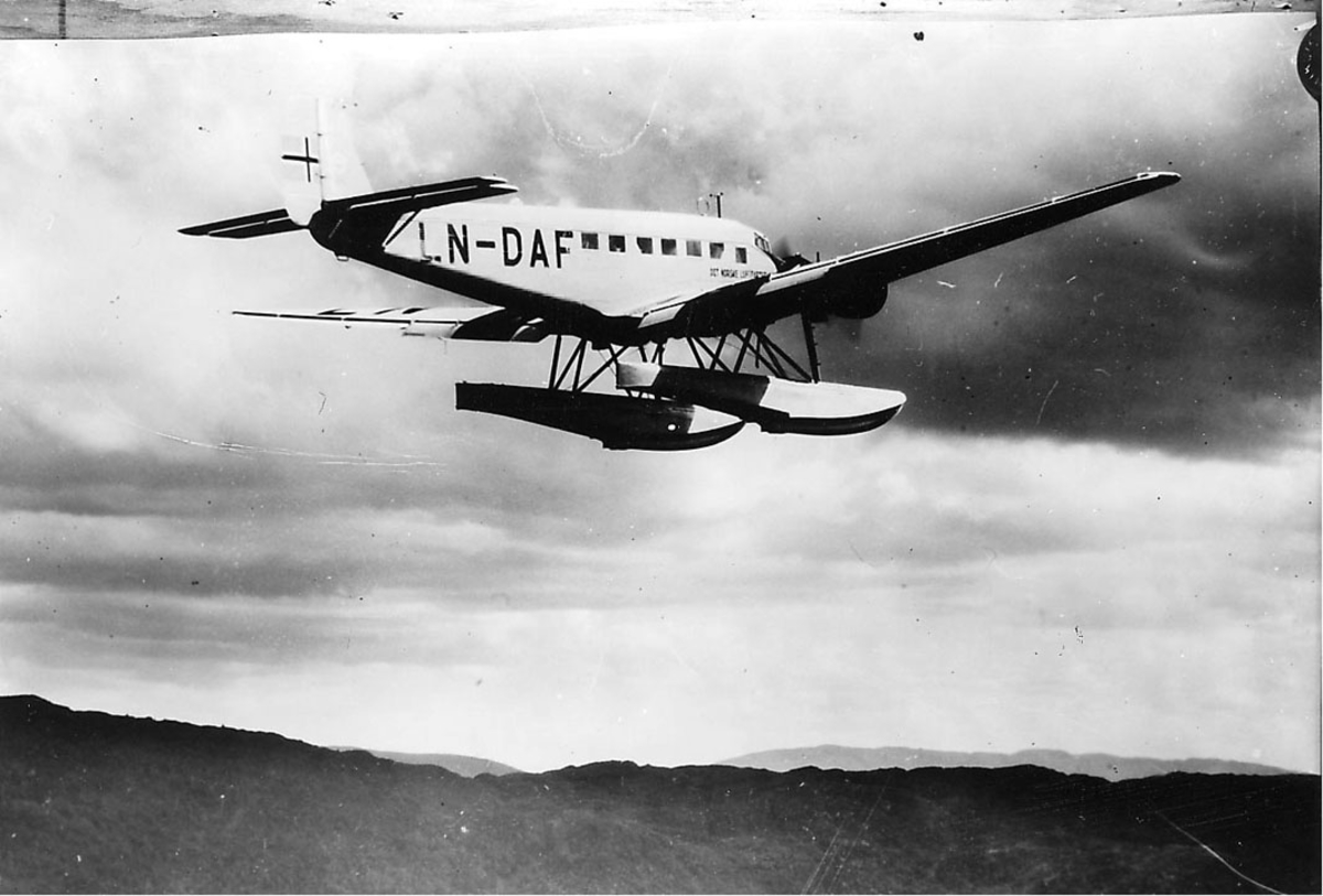 Luftfoto Ett Fly I Luften LN DAF DNL Najaden Junkers Ju 52 3mge 
