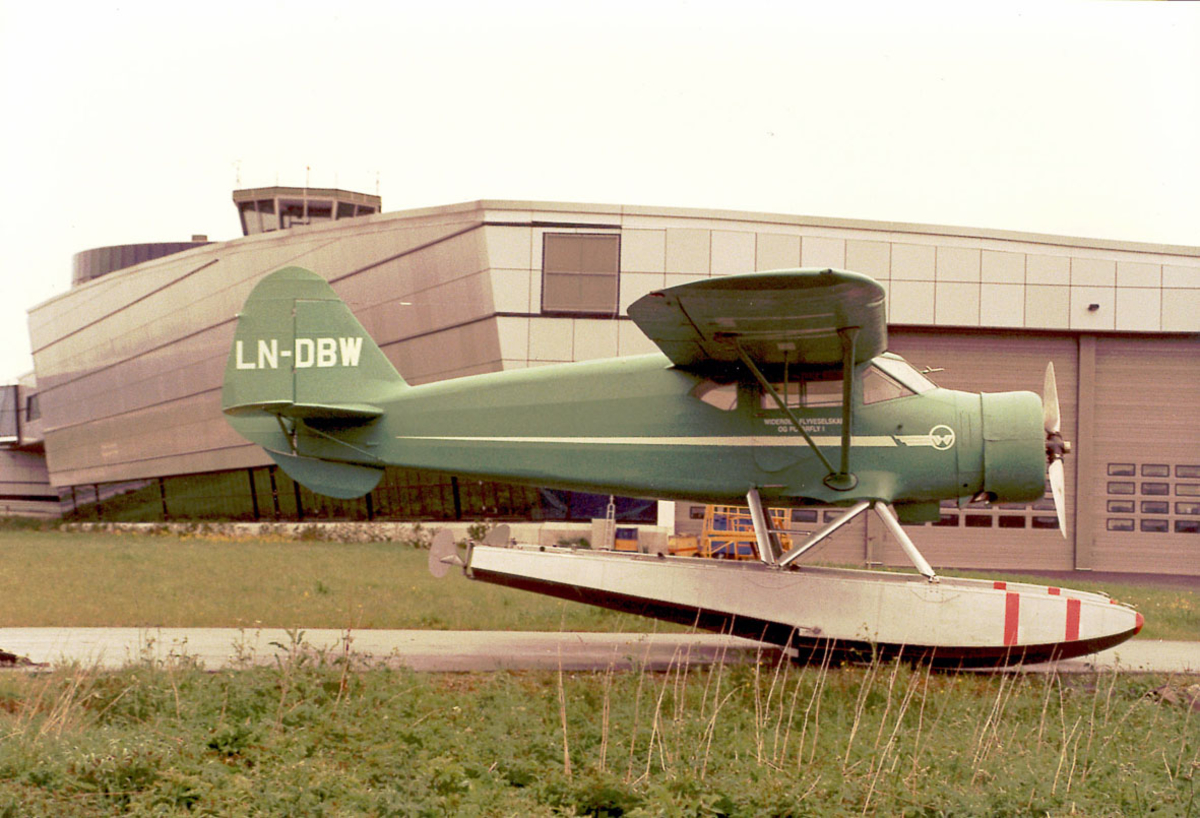 Sjøfly, propellfly, LN-DBW, C-5 Polar , Widerøes Flyveselskap, utenfor Norsk Luftfartsmuseum. 