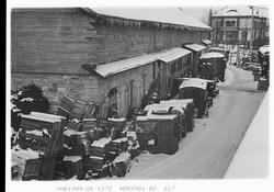 Grunnmur til tysk marinkekommando med tak. Bak til . NSB Adm