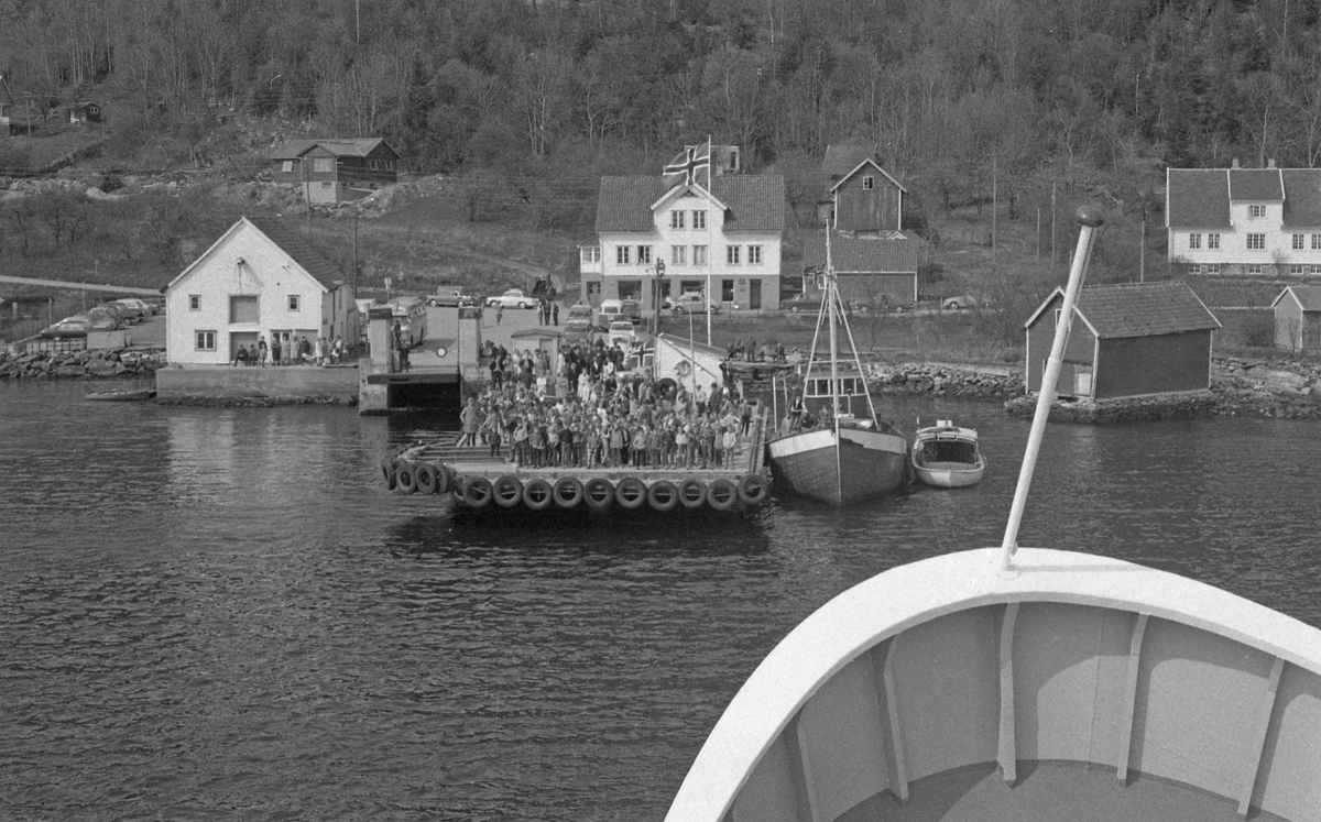 M/F "Finnøy" - Overleveringen - 8/5-1971