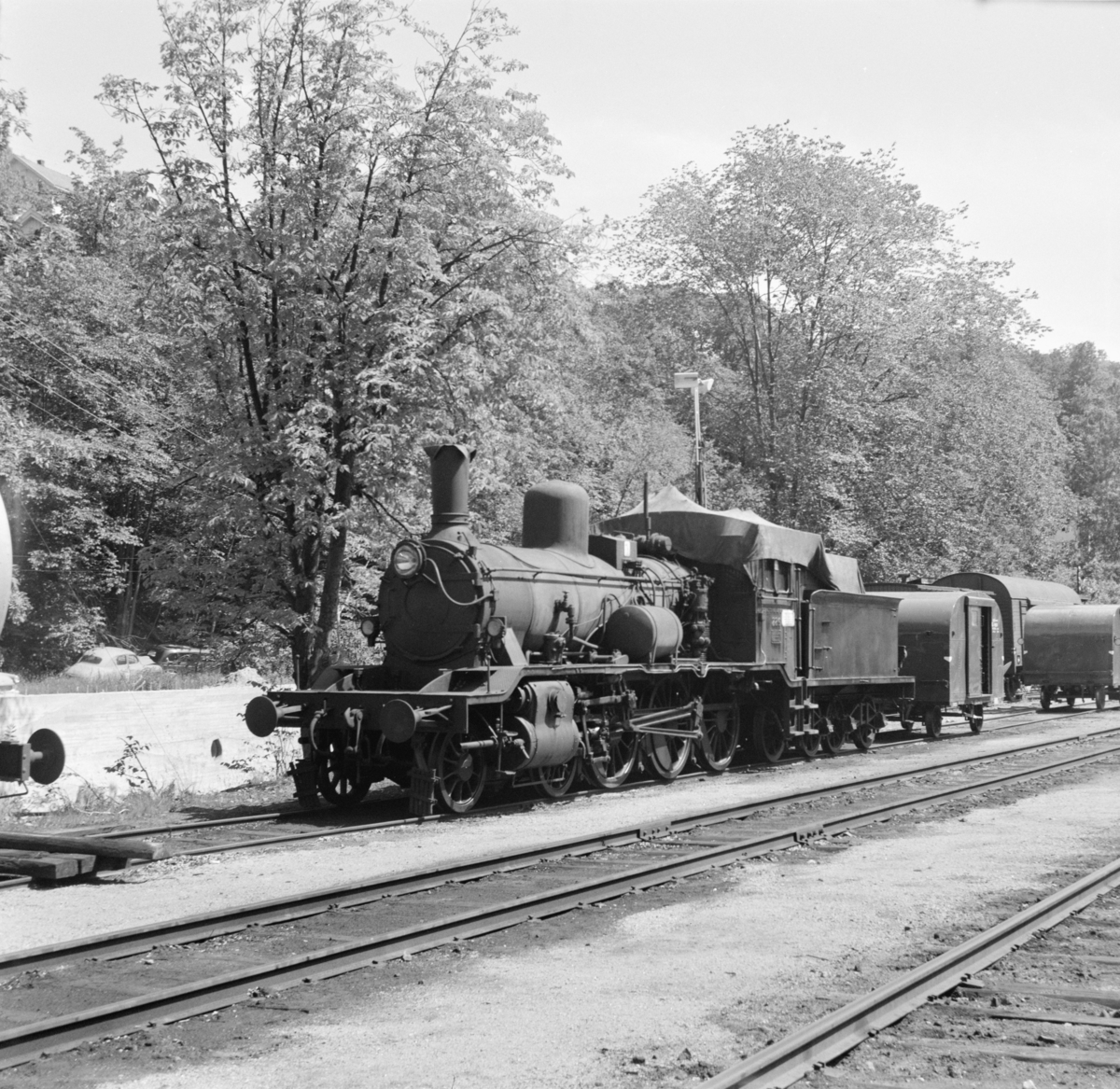 Damplokomotiv  18c 226 som reserve i Arendal. Lokomotivet ble utrangert i august 1968.