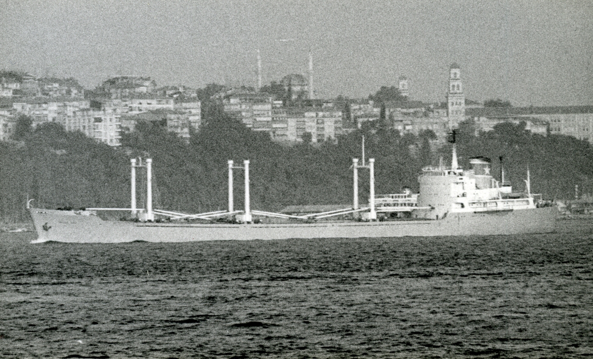 Ägare:/1971-79/: Silver Wave Shipping Co. S.A. Hemort: Peiraievs.
