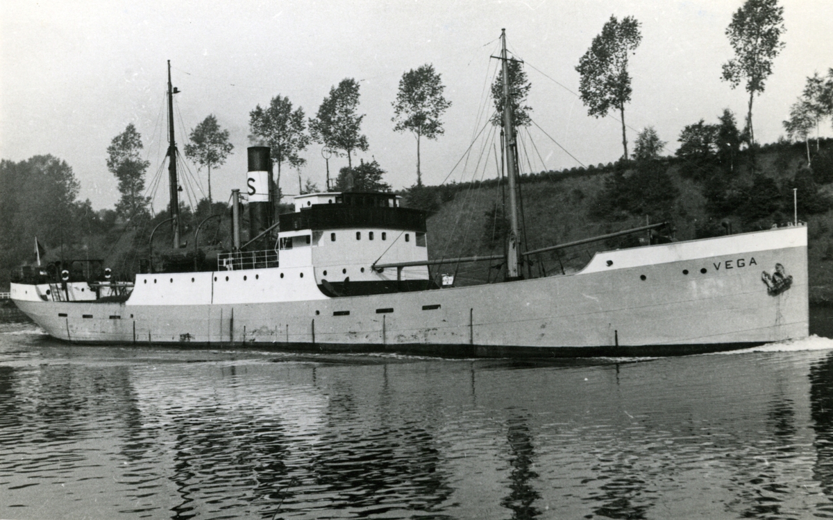 Ägare:/1913-54/: Stockholms Rederi AB Svea. Hemort. Stockholm ...