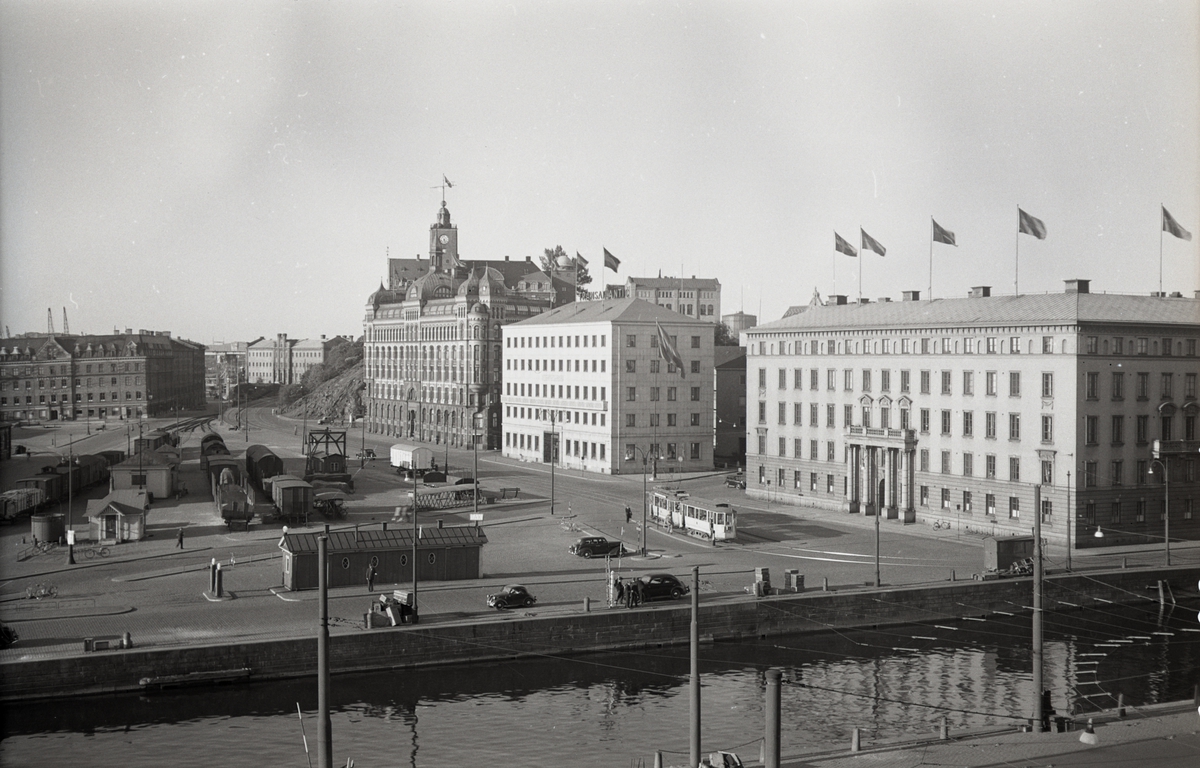 Packhusplatsen i Göteborg från hotell Göteborgs fönster.
Pingst år 1948.