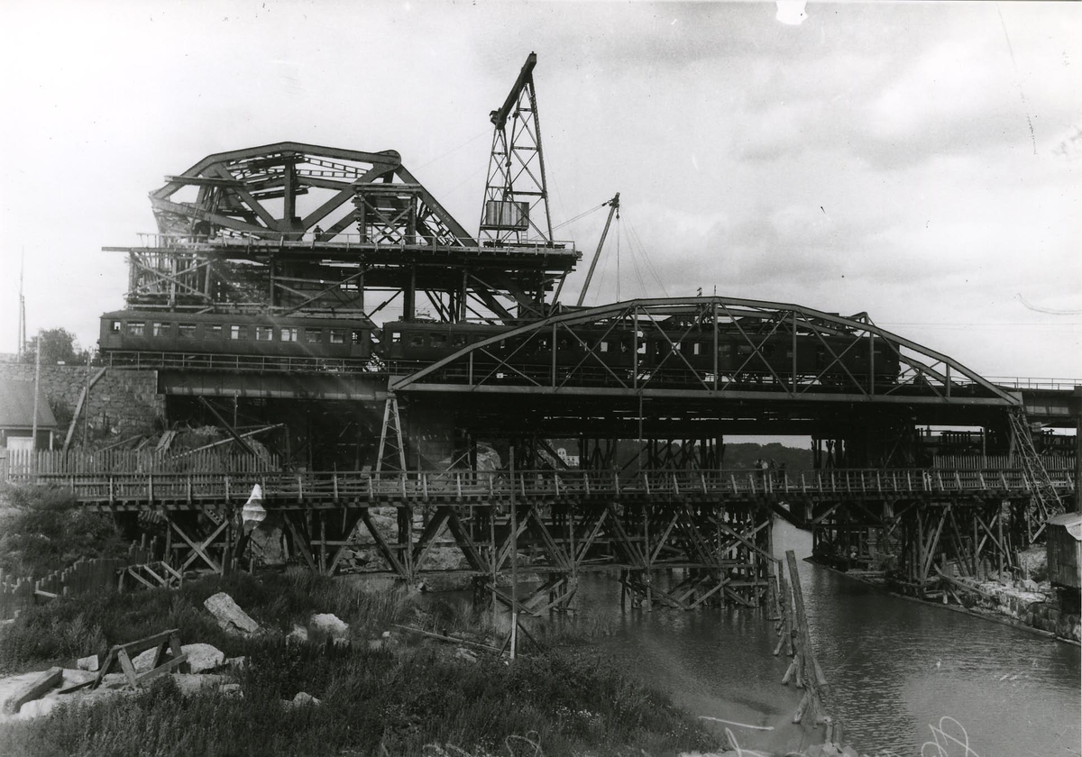 Hammarbyleden, Stockholm.  Detalj från arbetena med Danvikstullsbron i bakgrunden, 1921.