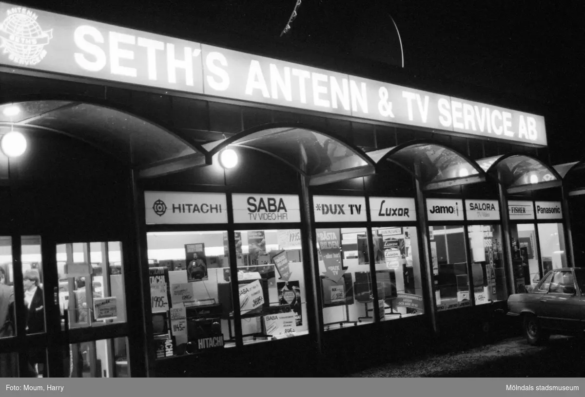 Invigning av Seth's Antenn & TV Service AB i Lindome, år 1985.

För mer information om bilden se under tilläggsinformation.
