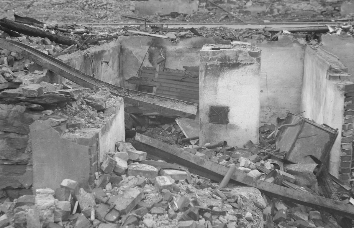 Ruiner etter bombing 1940