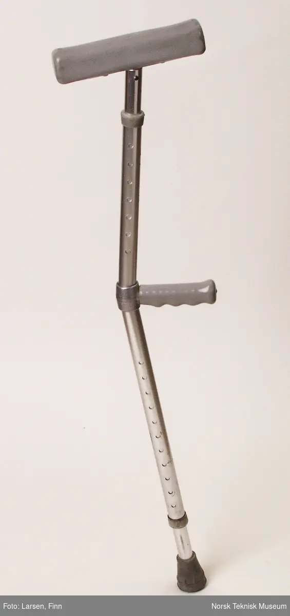 Aluminiumskrykke ("stokk") med høydejustering og gummisåle.