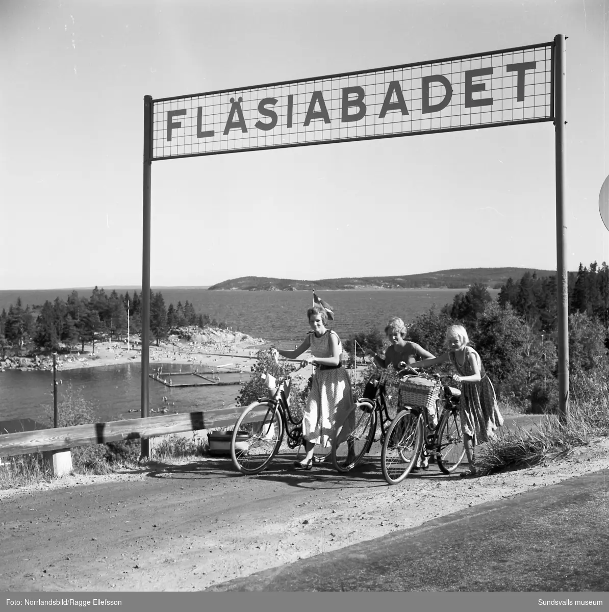 Turistbilder från badet vid Fläsian i Sundsvall.