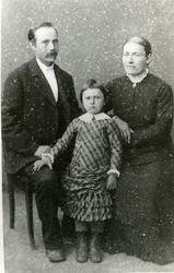 Carl, Oline og datteren Charlotte Strand