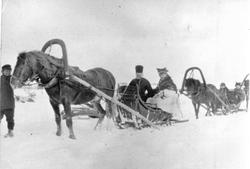 Geistlige på vei til Pechenga mars 1911. Fra venstre: Soknep