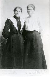 Tale Gladsø sammen med ukjent kvinne