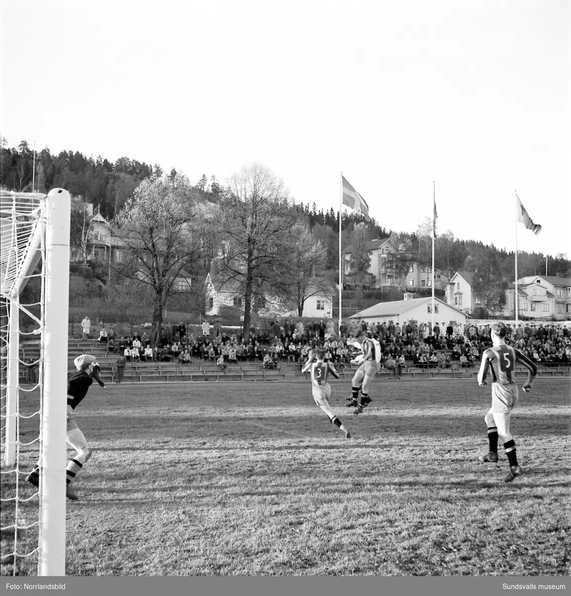 Fotbollsmatch i Idrottsparken, Kuben-Älgarna.