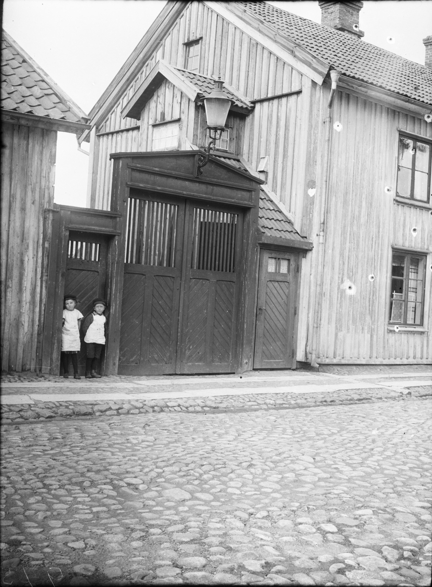 Portal till Residensgatan 30, Stades materialgård  Vänersborg