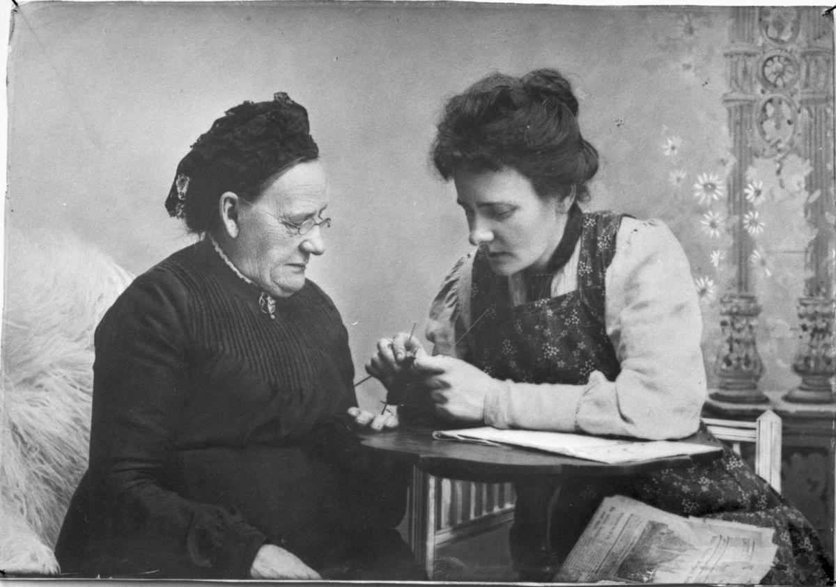 Hanna Ferlin (1870-1947) var verksam som fotograf i Färgelanda i Dalsland. Firma Hanna Ferlin etablerades där den 16 juli 1904.