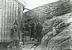 Sør - Gjæslingan, fiskere utenfor Staværingsbua?