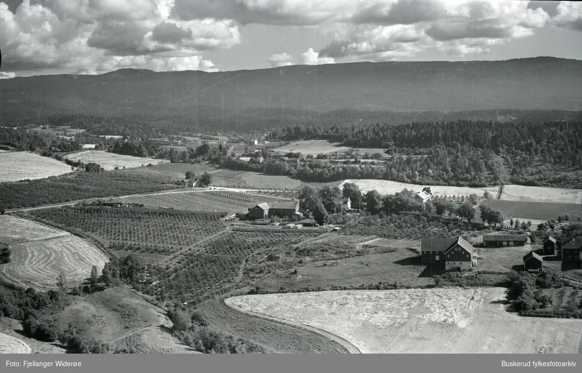 Norderhov 
Norderhov gamle prestegård
Ringvold gård
1953