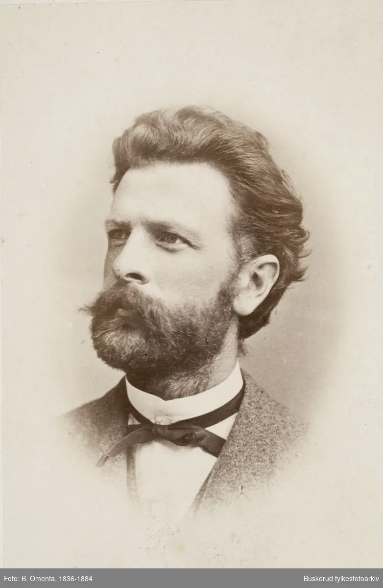 Alfred Killand, apoteker
1872

Visittkortalbum fra JKK Brockmannog Elisa og O.P. Moe