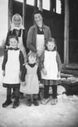 Karen Kristine Thomassen til venstre er tante til Karen Thom