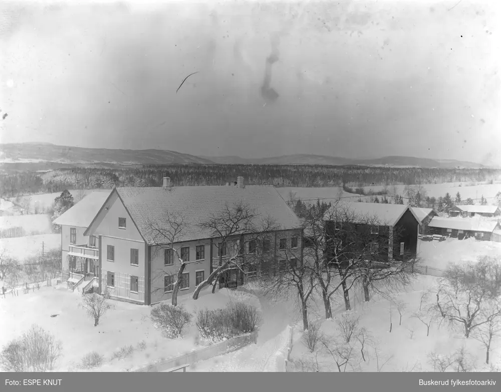 Norderhov prestegård i vinterdrakt. 
Ringerikes museum