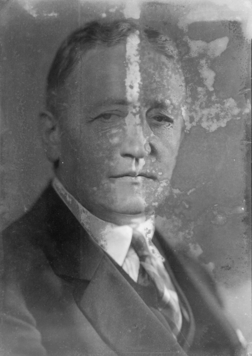 Portrett av Axel Aubert. Aubert var generaldirektør i Norsk Hydro mellom 1926 og 1941.