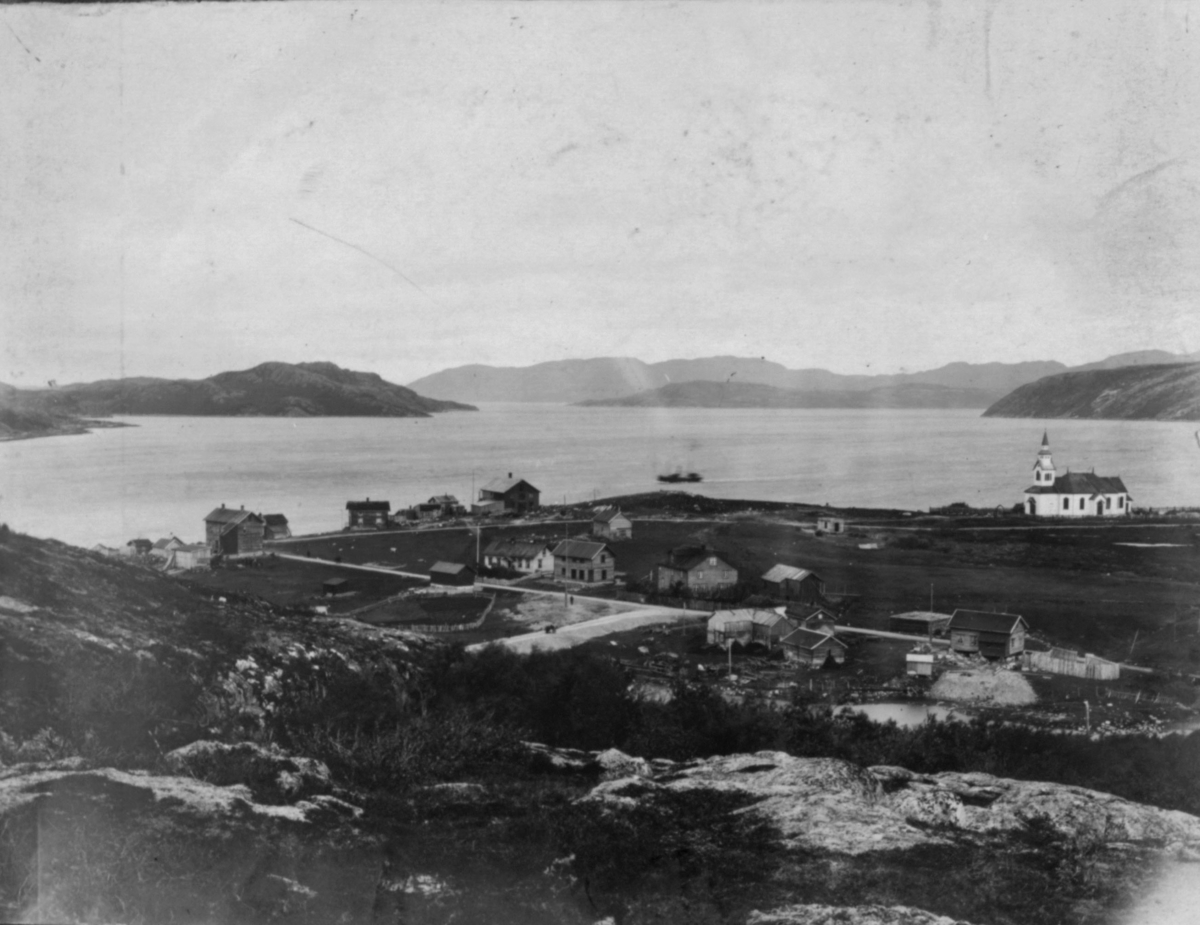 2.1. Kirkenes fra Toppen.24/7 1907. Bildet utgjør et panoramabilde sammen med bilde 2.2.