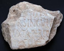 Marmortavle, fragment