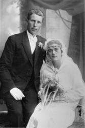 Portrett, brudebilde av Kristine og Sigurd Einbu, atelierfot